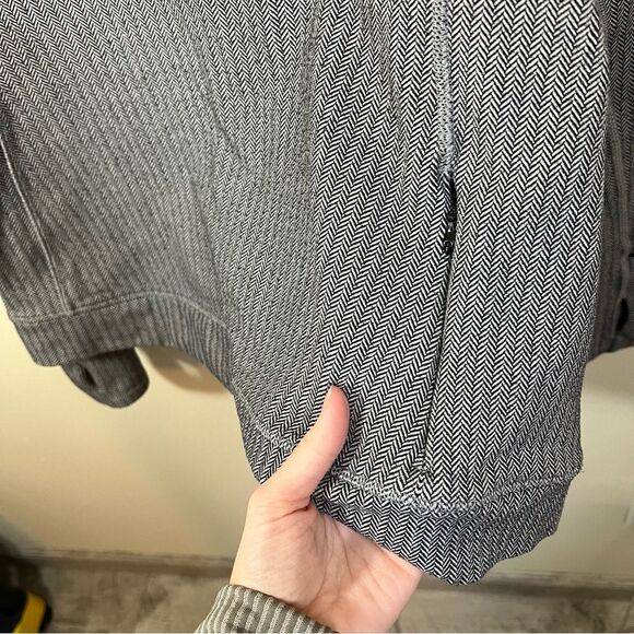 Lululemon Think Fast Long Sleeve Top Herringbone Black White 12 - Picture 7 of 13